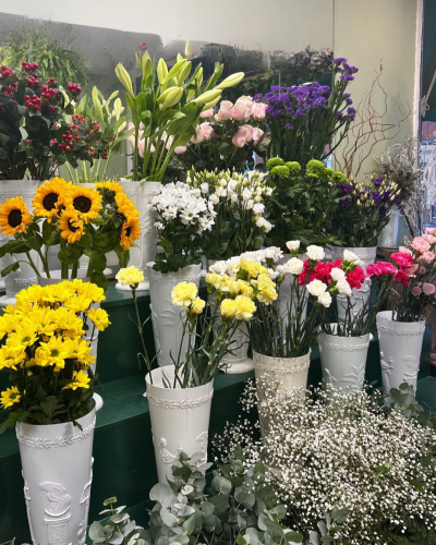 Florist Choice - A Florist’s Choice flower bouquet is a custom arrangement of the freshest seasonal flowers.